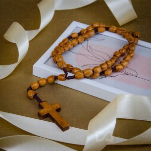 Krunica drvena na špagi -...