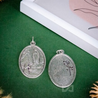 Medaljica Gospa Lurdska, srebrna s...