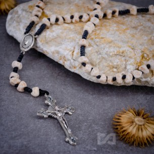 Krunica kamena na špagi -... 2