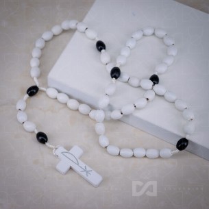 Krunica drvena na špagi -...