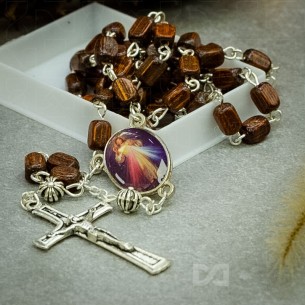 Krunica drvena kockasta...